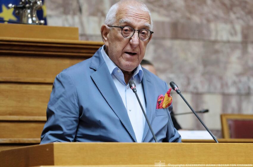  Κακλαμάνης προς την Εθνική Πόλο: «Υψώσατε και πάλι την ελληνική σημαία στην κορυφή» – Συγχαρητήρια για τη χρυσή επιτυχία