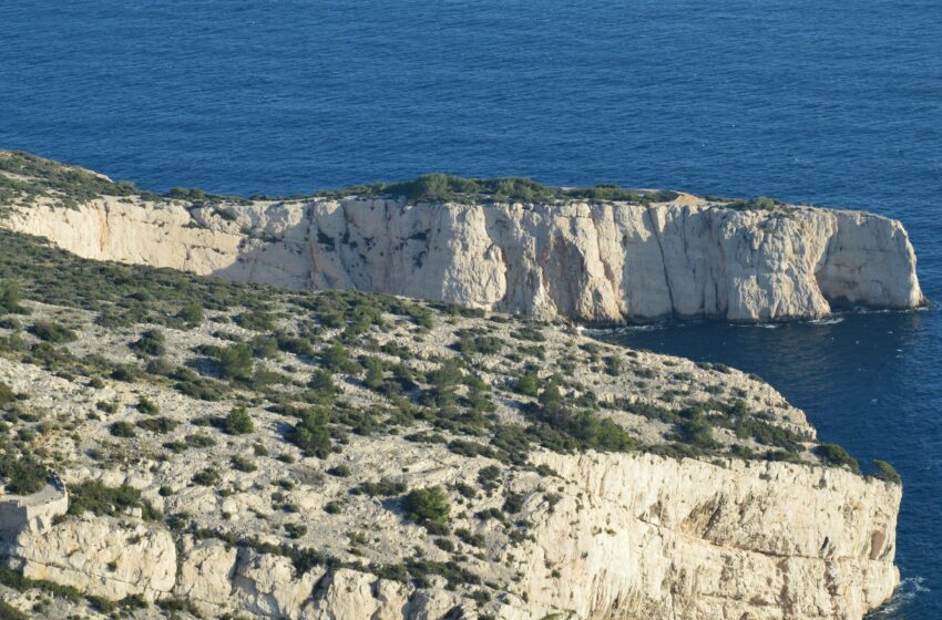  Καστοριά: Αίσιο τέλος στην επιχείρηση μεταφοράς 78χρονου μετά από πτώση σε γκρεμό